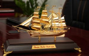 Mô Hình Thuyền Buồm Mạ Vàng Cỡ Vừa 31cm Mẫu 3