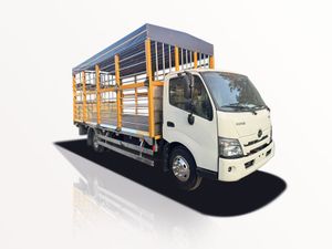 Xe Tải Hino XZU730L 5 Tấn Thùng Chở Gia Cầm - Euro 5