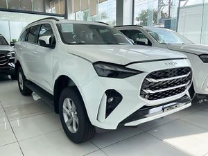 Xe SUV Isuzu Mu-X Chở Tiền B7 1.9L 4 x 2 MT