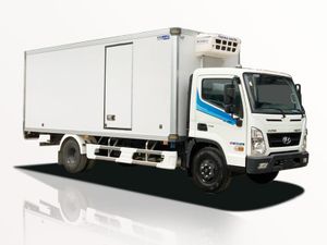 Xe Tải Hyundai Mighty EX900XL 5 Tấn Thùng Đông Lạnh