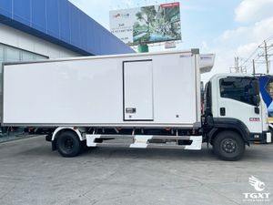 Xe Tải Isuzu FRR FRR90QE5 5.5 Tấn Thùng Đông Lạnh