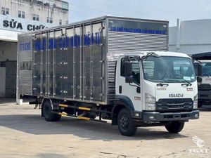 Xe Tải Isuzu FRR FRR90QE5 5.5 Tấn Chở Pallet Chứa Cấu Kiện Điện Tử
