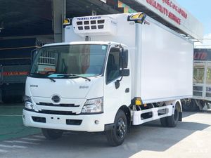 Xe Đông Lạnh Hino XZU710L Euro 5 2.5 Tấn