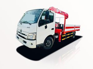 Xe Tải Hino XZU650L 1.9 Tấn Gắn Cẩu Unic URV234 - Euro 5