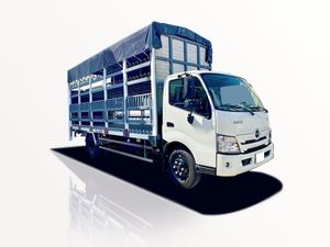 Xe Tải Hino XZU720L 3.5 Tấn Thùng Chở Mô Tô Xe Máy - Euro 5