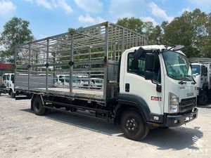 Xe Tải Isuzu FRR FRR90QE5 4.8 Tấn Thùng Chở Gia Cầm