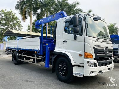 Xe tải Hino FG8JT8A 6 tấn gắn cẩu Tadano, thiết kế bền bỉ, vận chuyển và nâng hạ hàng hóa, Euro 5, phù hợp doanh nghiệp logistics.