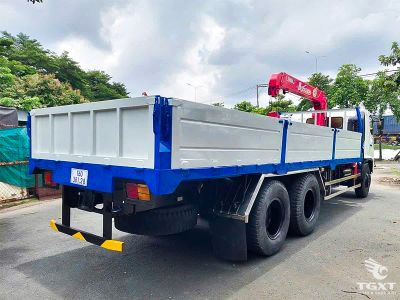 Xe tải Hino FL8JT8A 14.4 tấn kèm cẩu Unic URV343, động cơ Euro 5, vận chuyển hàng hóa bền bỉ, an toàn, phù hợp vận tải, xây dựng, logistics.