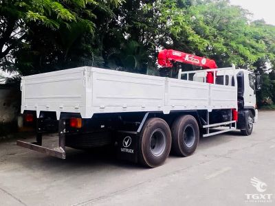 Xe tải Hino FL8JT8A 14.4 tấn kèm cẩu Unic URV343, động cơ Euro 5, vận chuyển hàng hóa an toàn, bền bỉ, phù hợp logistics và xây dựng.