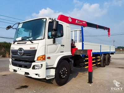 Xe tải Hino FL8JT8A 13 tấn, gắn cẩu Unic URV554, động cơ Euro 5, công suất 280 PS, phù hợp vận chuyển hàng lớn, nâng hạ linh hoạt.