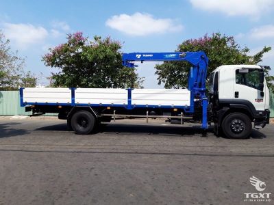 Xe tải cẩu Isuzu FVR 6.8 tấn kèm cẩu Tadano Nhật Bản, máy mạnh mẽ, phù hợp xây dựng và logistics.