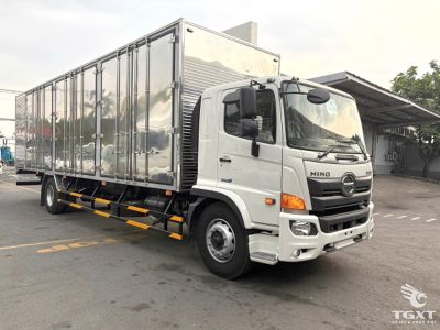 Xe tải Hino FG8JT8A 8 tấn, thùng dài 10m thiết kế đặc biệt chở pallet cấu kiện điện tử, hiệu suất cao, thân thiện môi trường, vận chuyển hàng hóa cồng kềnh hiệu quả.