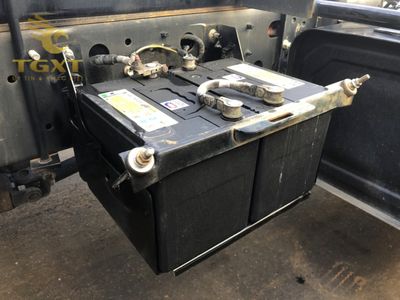 Hướng dẫn kiểm tra ắc quy xe tải chính xác và dễ dàng, từ đo điện áp đến kiểm tra chuyên sâu.