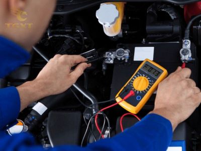 anh-huong-thoi-tiet-1.jpg Ảnh hưởng của thời tiết khắc nghiệt đến bình ắc quy xe tải, bao gồm nhiệt độ cao và thấp gây suy giảm hiệu suất và tuổi thọ.