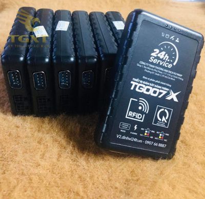 so-sanh-cac-thuong-hieu-2.jpg Hình ảnh so sánh ba thương hiệu hộp đen xe tải uy tín tại Việt Nam, bao gồm TechGlobal, VCOMSAT, và Viettel.