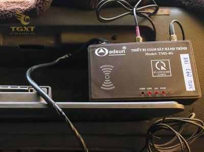 gia-hop-den-3.jpg Hình ảnh giá hộp đen xe tải cập nhật năm 2024, thiết bị giám sát hành trình cho vận tải an toàn.