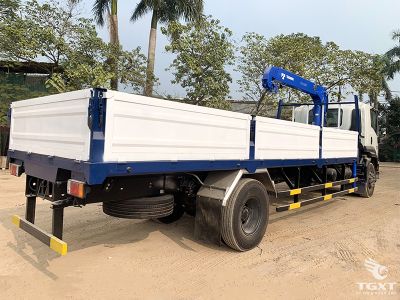 Xe tải cẩu Isuzu 6.8 tấn kết hợp cẩu Tadano Nhật Bản, nâng hạ chuyên nghiệp, tối ưu vận chuyển và xây dựng.