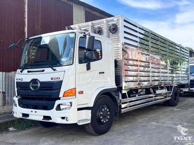 xe-tai-hino-fg8jt8a-6-tan-thung-cho-gia-suc-1.jpg Xe tải Hino FG8JT8A 6 tấn thùng chở gia súc, tiêu chuẩn khí thải Euro 5, độ bền cao, vận hành ổn định, phù hợp kinh doanh lâu dài.