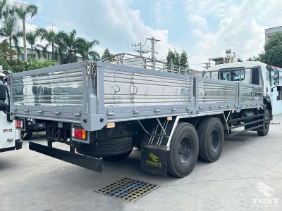 Xe tải Isuzu FVM FVM60TE5 15 Tấn Thùng Lửng, mạnh mẽ, khí thải EURO 5, phù hợp vận chuyển hàng hóa nặng trong doanh nghiệp Việt Nam.