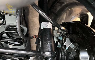 tac-hai-2.jpg Hình ảnh xe tải không an toàn do giảm xóc kém chất lượng - Nguy cơ tai nạn và chi phí sửa chữa cao.