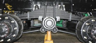 cach-chon-phu-hop-1.jpg Hình ảnh minh họa cách chọn bình nước làm mát phù hợp cho xe tải, hướng dẫn kỹ thuật để tối ưu hiệu suất và tuổi thọ hệ thống làm mát.