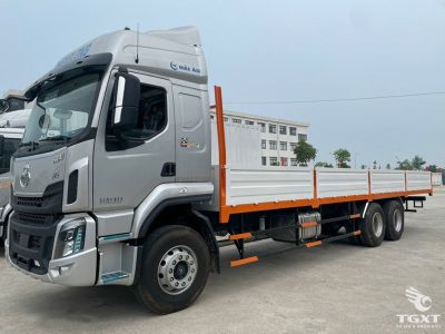 Xe tải ChengLong LZ1250M5CBT H5 260HP 15 tấn, thùng lửng 9.9m phù hợp vận chuyển hàng dài, chi phí tối ưu, dành cho doanh nghiệp logistics.
