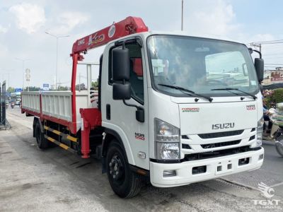 Xe tải Isuzu NPR85KE5 2.5T kết hợp cẩu Unic URV343, phù hợp xây dựng và vận chuyển hiệu quả.