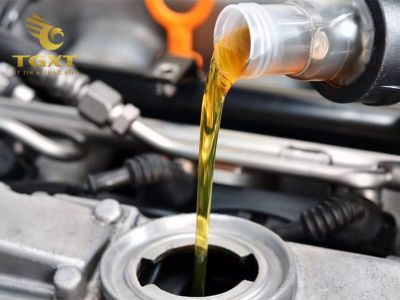 cau-tao-binh-nuoc-mat-1.jpg Hình ảnh cấu tạo bình nước làm mát xe tải gồm lõi radiator, bình chứa và hệ thống ống dẫn, giúp duy trì nhiệt độ động cơ tối ưu.