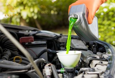 cach-chon-phu-hop-1.jpg Hình ảnh minh họa cách chọn bình nước làm mát phù hợp cho xe tải, đảm bảo hiệu suất động cơ và tuổi thọ hệ thống làm mát.