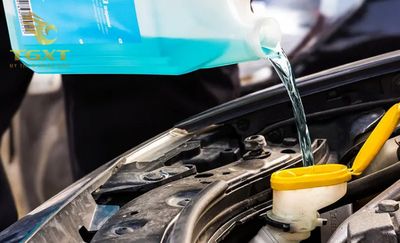 Hình ảnh các thương hiệu dầu hộp số uy tín cho xe tải, như Castrol, Shell, Mobil, Total, Caltex, nổi bật trong hướng dẫn chọn lựa toàn diện.