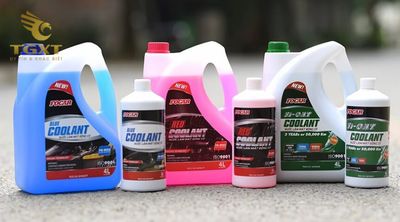 noi-mua-uy-tin-2.jpg Xe tải đang chở bình nước làm mát chất lượng cao, uy tín cho xe tải an toàn và bền bỉ.