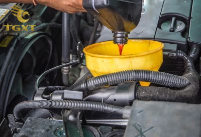 gia-hop-dau-3.jpg Giá dầu hộp số xe tải theo loại và dung tích tháng 10/2023, giúp khách hàng chọn lựa tối ưu, nâng cao hiệu suất vận hành xe.