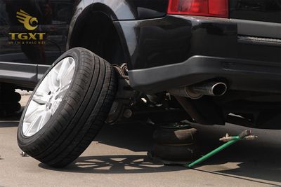 thiet-bi-va-xe-2.jpg Thiết bị vá xe tải lưu động hiện đại, an toàn và hiệu quả cao cho ngành vận tải.