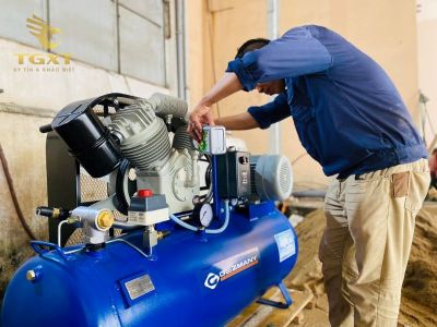 Hình ảnh liên quan đến kiểm tra và bảo trì máy nén khí xe tải, hệ thống an toàn vận hành.