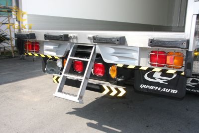 Thùng chứa đồ nghề xe tải, an toàn và chuyên nghiệp, giúp tổ chức dụng cụ hiệu quả.