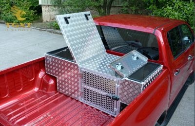 Thùng chứa đồ nghề xe tải giúp tổ chức dụng cụ dễ dàng, an toàn, nâng cao hiệu quả công việc trong ngành vận tải.