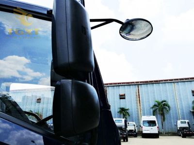 guong-cau-loi-xe-tai-1.jpg Gương cầu lồi xe tải giúp mở rộng tầm quan sát, giảm điểm mù, hỗ trợ an toàn cho tài xế trên đường.