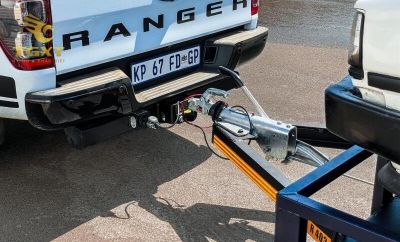 Móc kéo xe bán tải chuyên dụng cho off-road và vận chuyển hàng hóa nặng, giúp kéo rơ moóc và cứu hộ xe kẹt, đảm bảo an toàn tối đa.