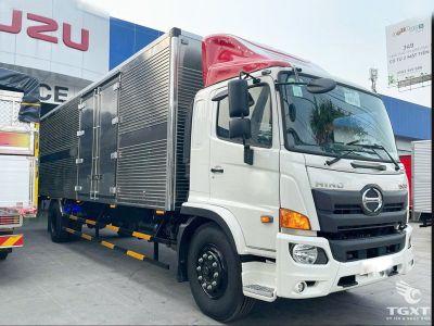 Xe tải Hino FG8JT8A 8 tấn Euro 5, cabin rộng, động cơ 260PS, tiết kiệm nhiên liệu, phù hợp doanh nghiệp vận tải.