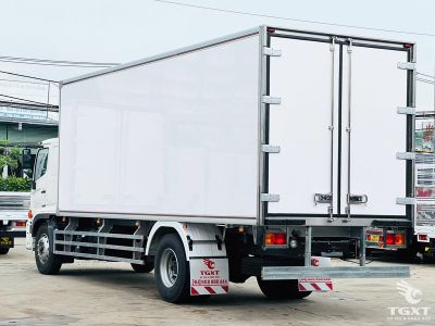 Xe tải đông lạnh Hino FG8JT8A 8 tấn Euro 5, vận chuyển hàng lạnh tối ưu tại Việt Nam.