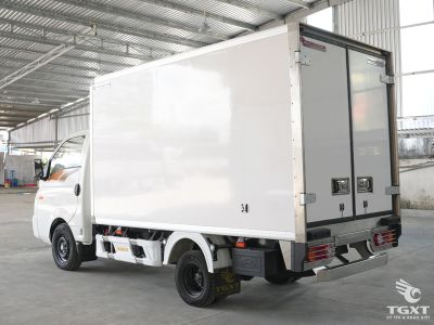 Xe tải Hyundai New Porter H150 1.5 Tấn thùng bảo ôn, tối ưu vận chuyển hàng nhiệt độ ổn định, phù hợp đô thị.