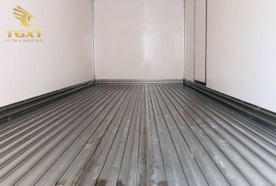 tam-lot-san-inox-3.jpg Tấm lót sàn inox cho thùng xe tải, bảo vệ nội thất và tăng độ bền xe, thiết kế đa dạng phù hợp mọi loại hàng hóa.