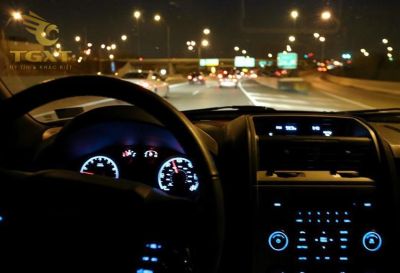 nhung-loi-chuc-di-duong-binh-an-may-man-1.jpg Hình ảnh xe tải mang lời chúc an toàn và may mắn trên hành trình, thể hiện nét đẹp văn hóa Việt Nam về an toàn giao thông.