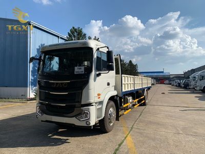 loi-qua-kho-chieu-dai-1.jpg Xe tải vi phạm lỗi quá khổ chiều dài, cảnh báo an toàn và pháp lý trong vận tải.