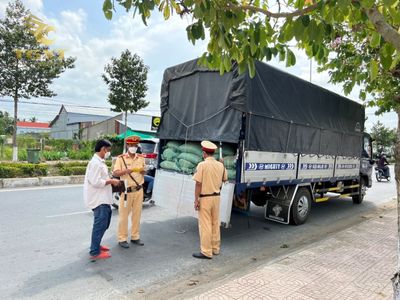 Xe tải vận hành tải trọng phù hợp theo quy định mới năm 2025