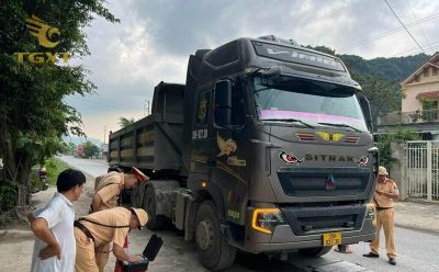 Xe tải quá khổ, vượt quá giới hạn tải trọng tham gia giao thông theo quy định mới nhất 2024.