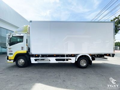 Xe tải Isuzu FRR 6 tấn thùng bạt, hiệu suất cao, động cơ Euro 5, tiết kiệm nhiên liệu, phù hợp vận chuyển hàng hóa bền vững.