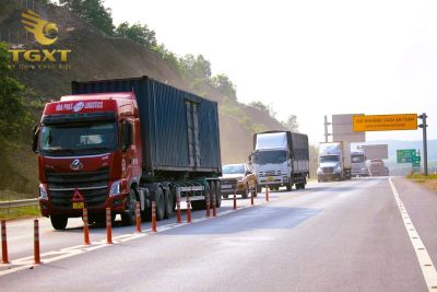 xe-tai-duoi-1-tan-co-bi-cam-gio-khong-1.jpg Xe tải dưới 1 tấn tại Việt Nam với quy định cấm giờ rõ ràng, giúp doanh nghiệp vận tải tránh phạt và tối ưu hoạt động.