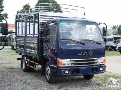 Xe tải JAC H250 E5 2.4T - phương tiện vận chuyển tiết kiệm chi phí, thân thiện môi trường, phù hợp đô thị đông đúc.