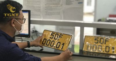 Xe tải cá nhân với biển số vàng, phù hợp quy chuẩn pháp luật hiện hành.